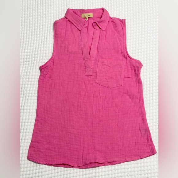 Love Notes Tops - Love Notes sleeveless Gazi V-neck tunic/Top NWT